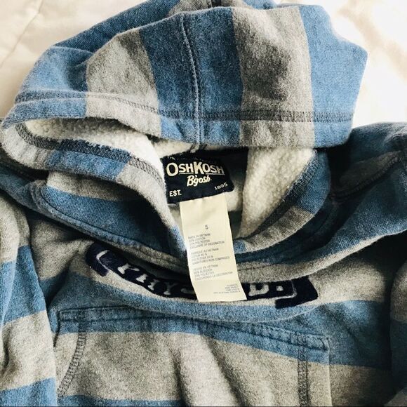 Oshkosh Boys hoodie sweatshirt size 5 - Picture 2 of 2